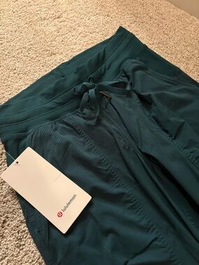 Lululemon dance, studio joggers brand new